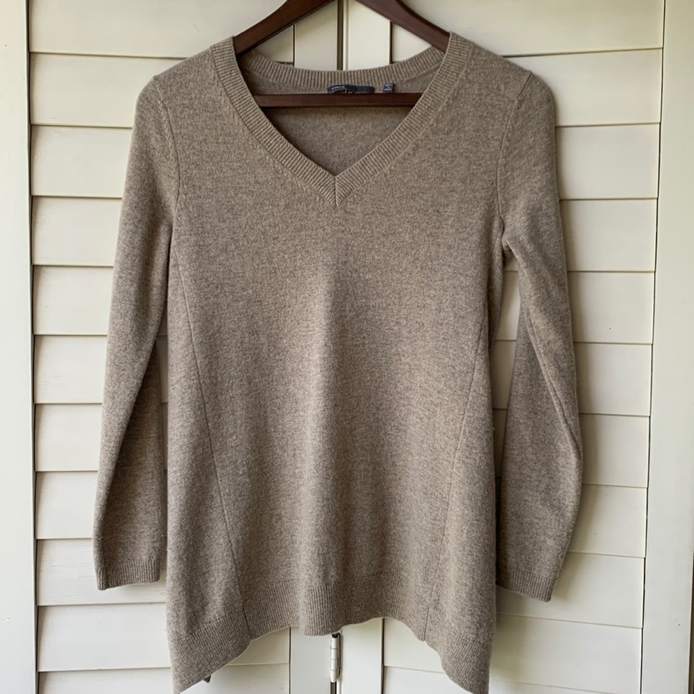 Vince Wool-Cashmere V-neck Pullover